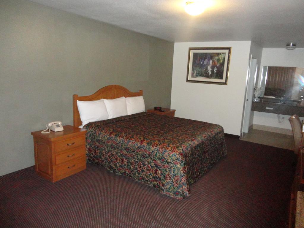 Garden Inn And Suites Silsbee Exterior foto
